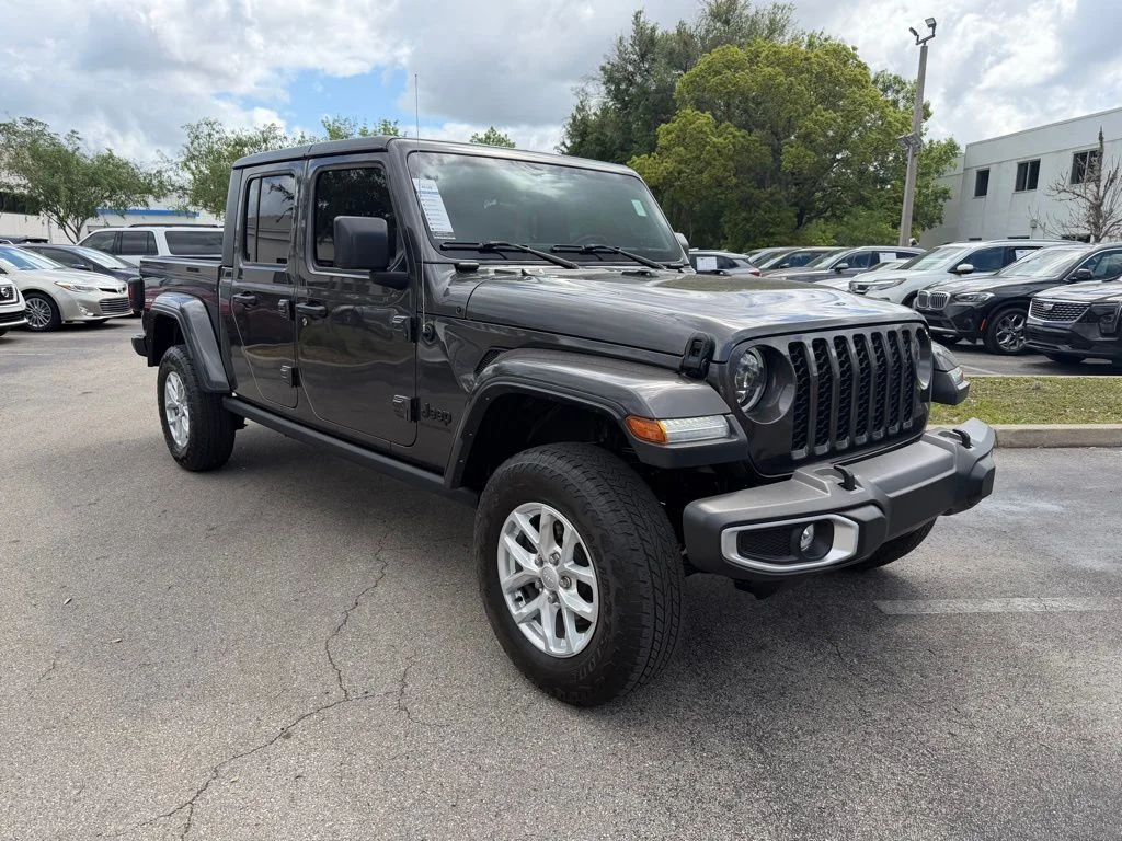 2023 Jeep Gladiator Sport S's photo