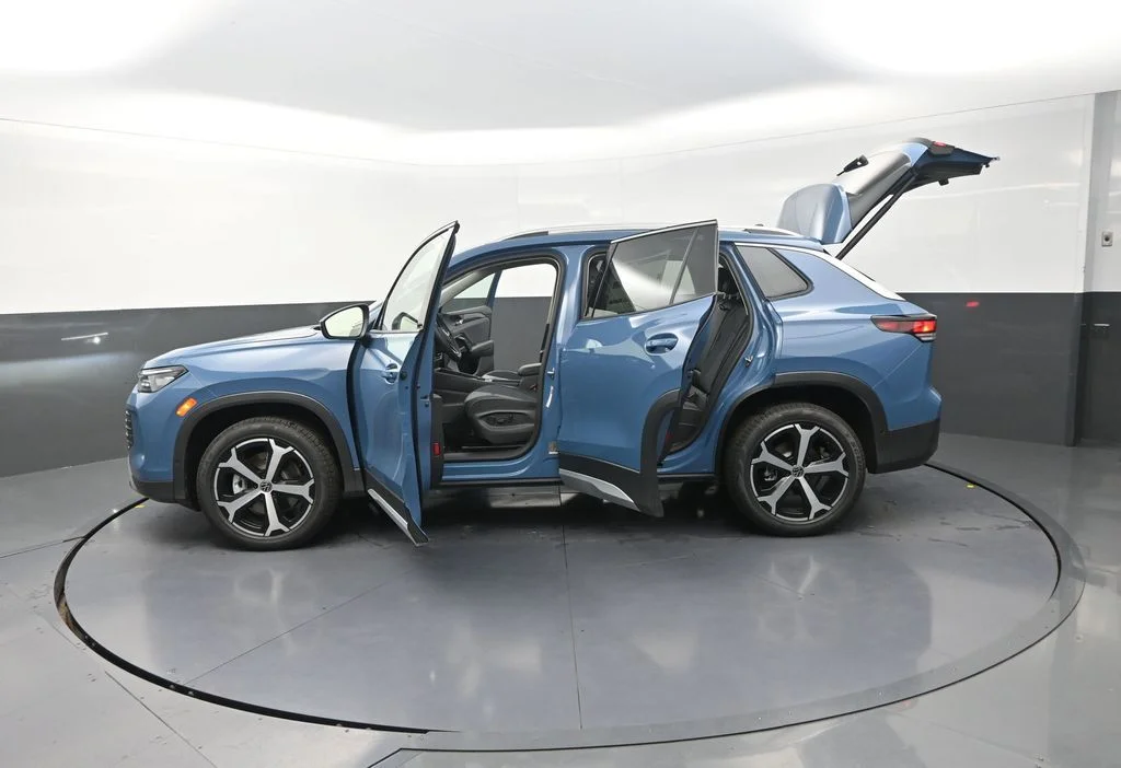 New 2026 Blue Volkswagen 2.0T SE image 33