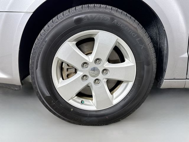 Used 2016 Silver Dodge SE image 31
