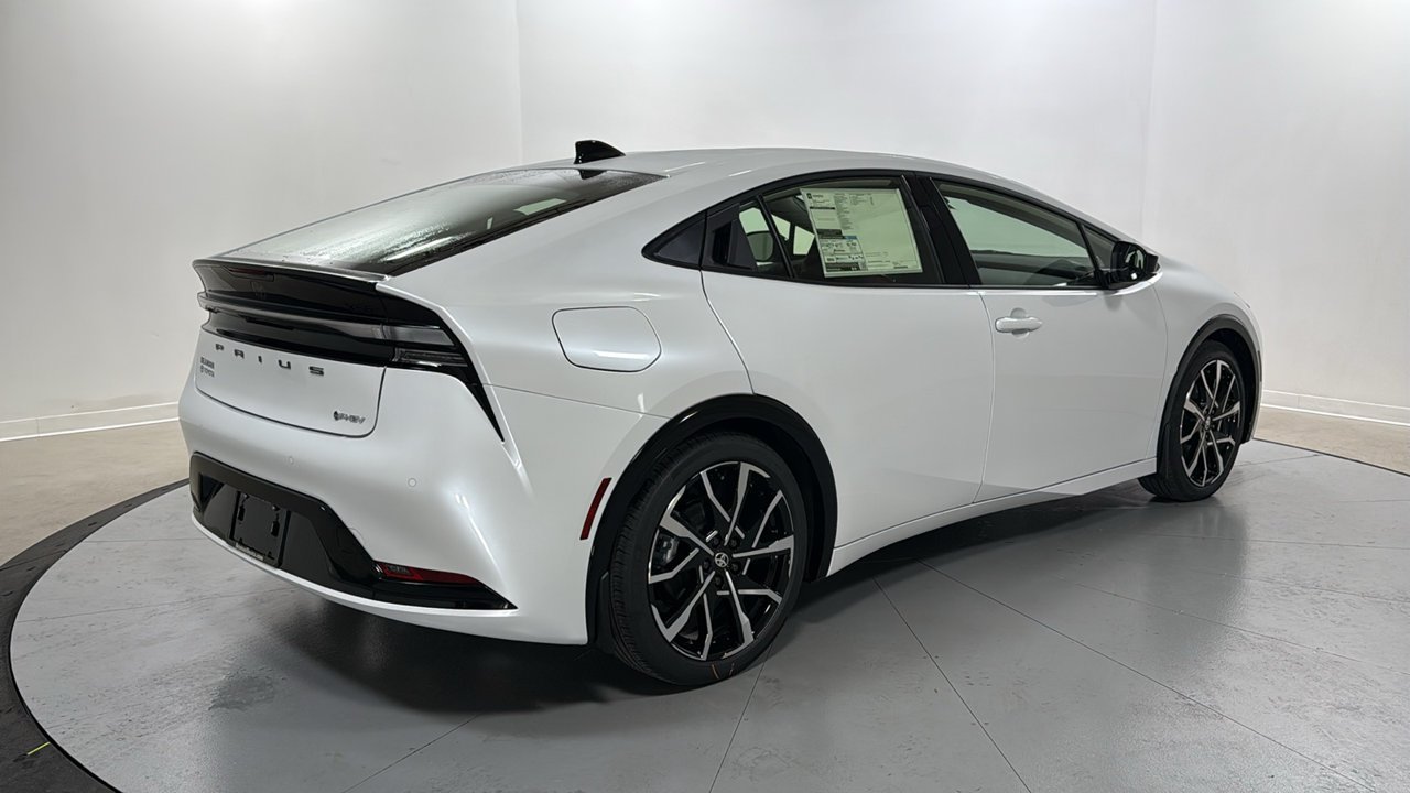 New 2027 Wind Chill Pearl <sup>1</sup> Toyota  XSE image 5