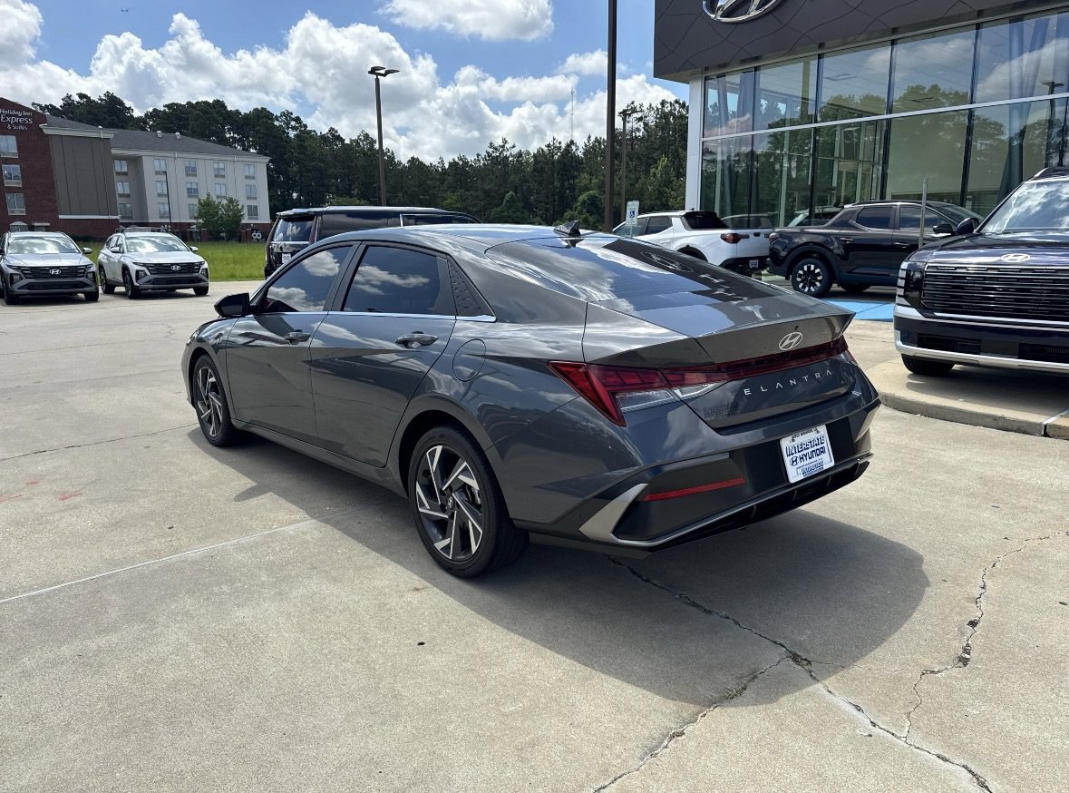 Used 2025 Ecotronic Gray Hyundai SEL Convenience image 7