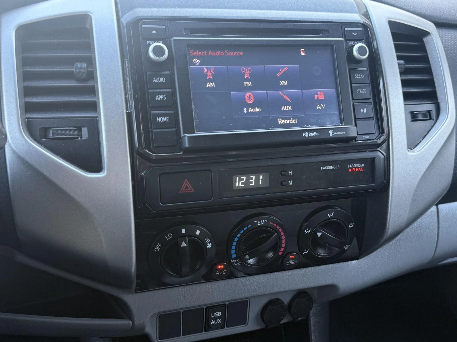 Used 2014 Pyrite Mica Toyota PreRunner image 26