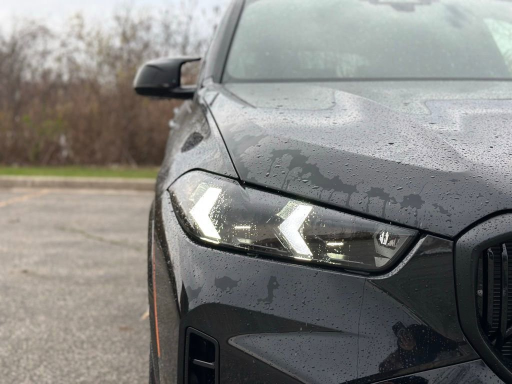 New 2026 Black Sapphire Metallic BMW M60i image 10