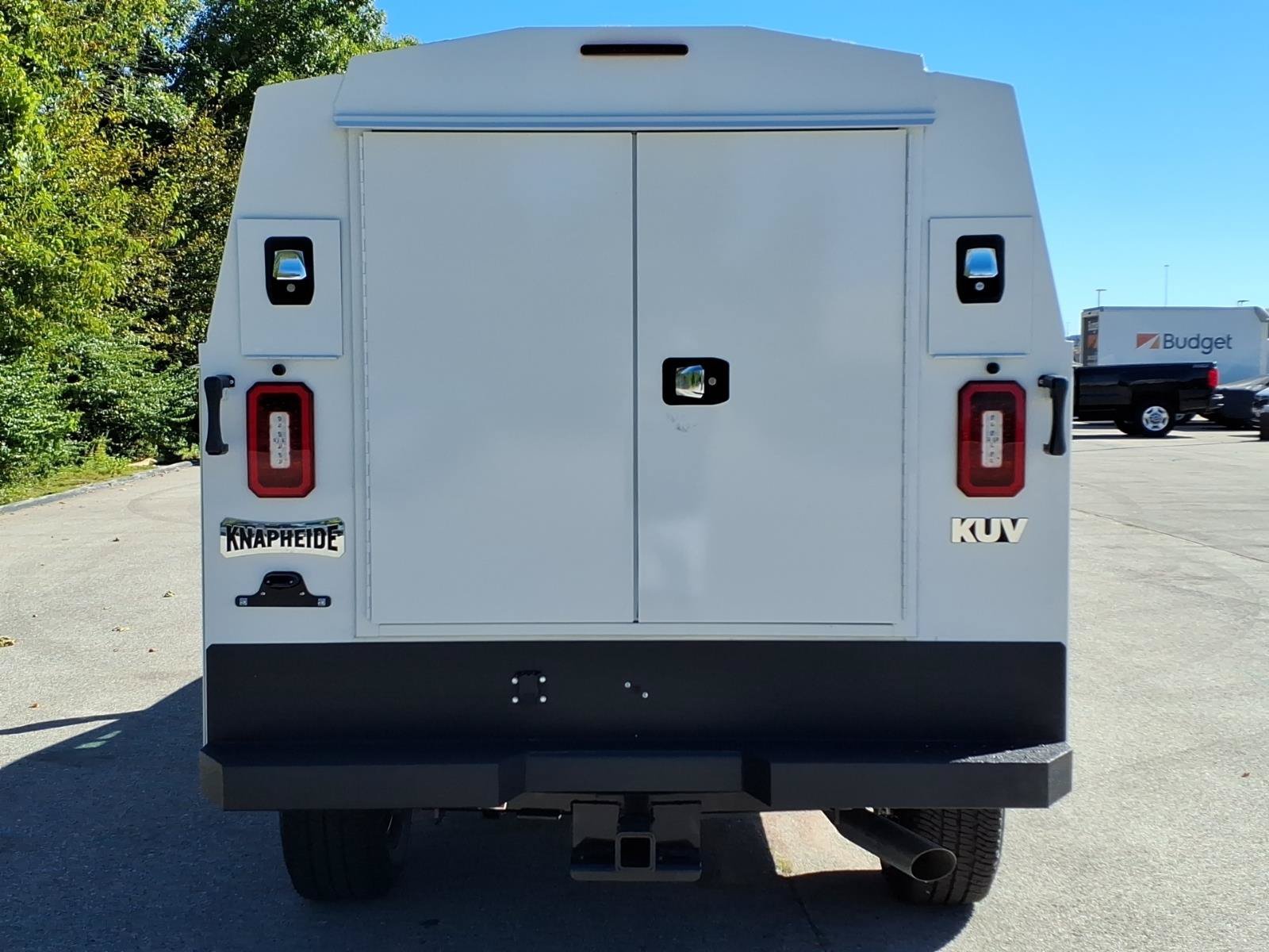 New 2026 Summit White Chevrolet WT image 21