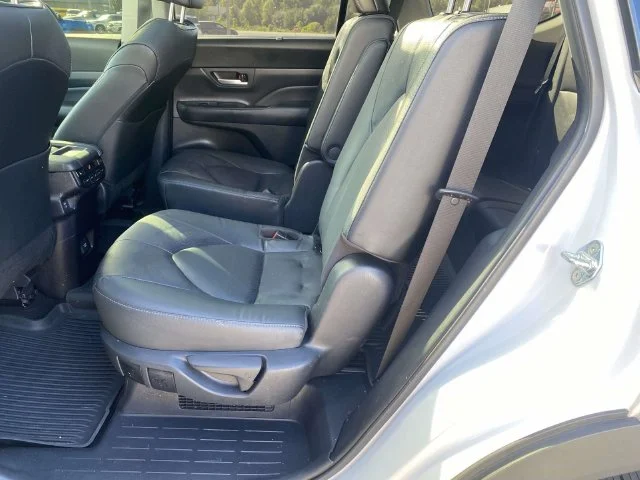 Certified Used 2025 Pearl Toyota Limited image 10