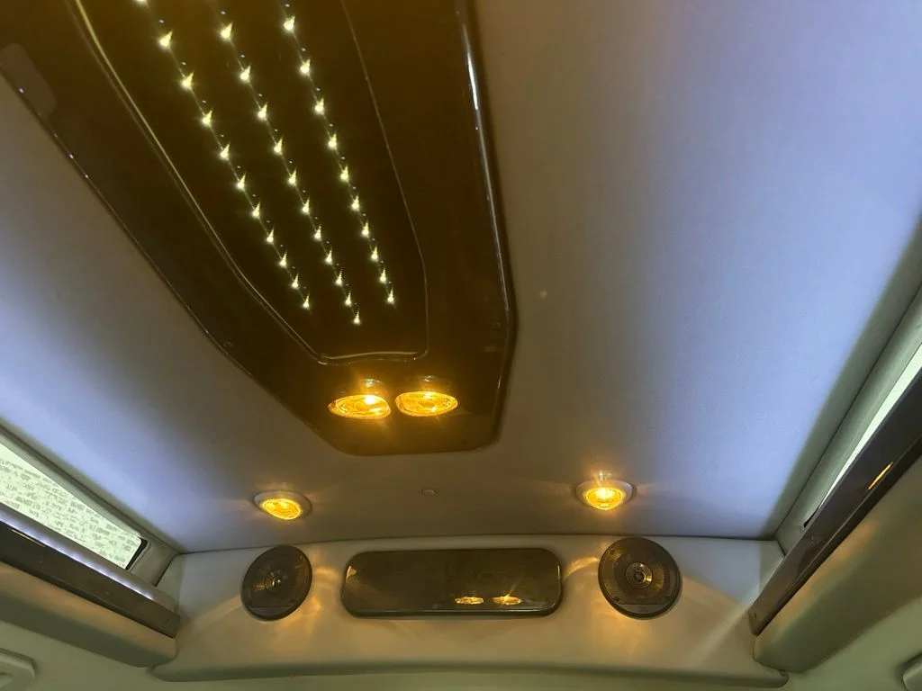 Used 2022  Mercedes-Benz Passenger image 16
