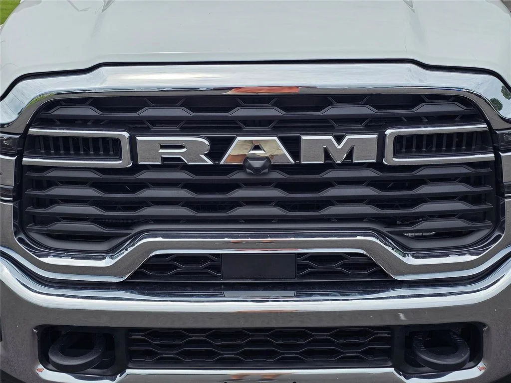 New 2026 Bright White Clearcoat RAM Tradesman image 3