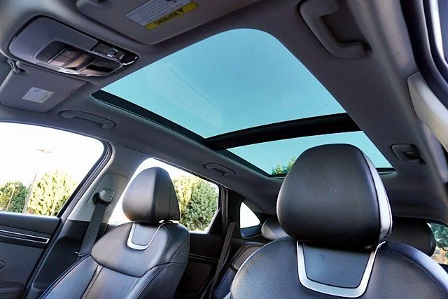 Used 2022 Gray Hyundai Limited image 19