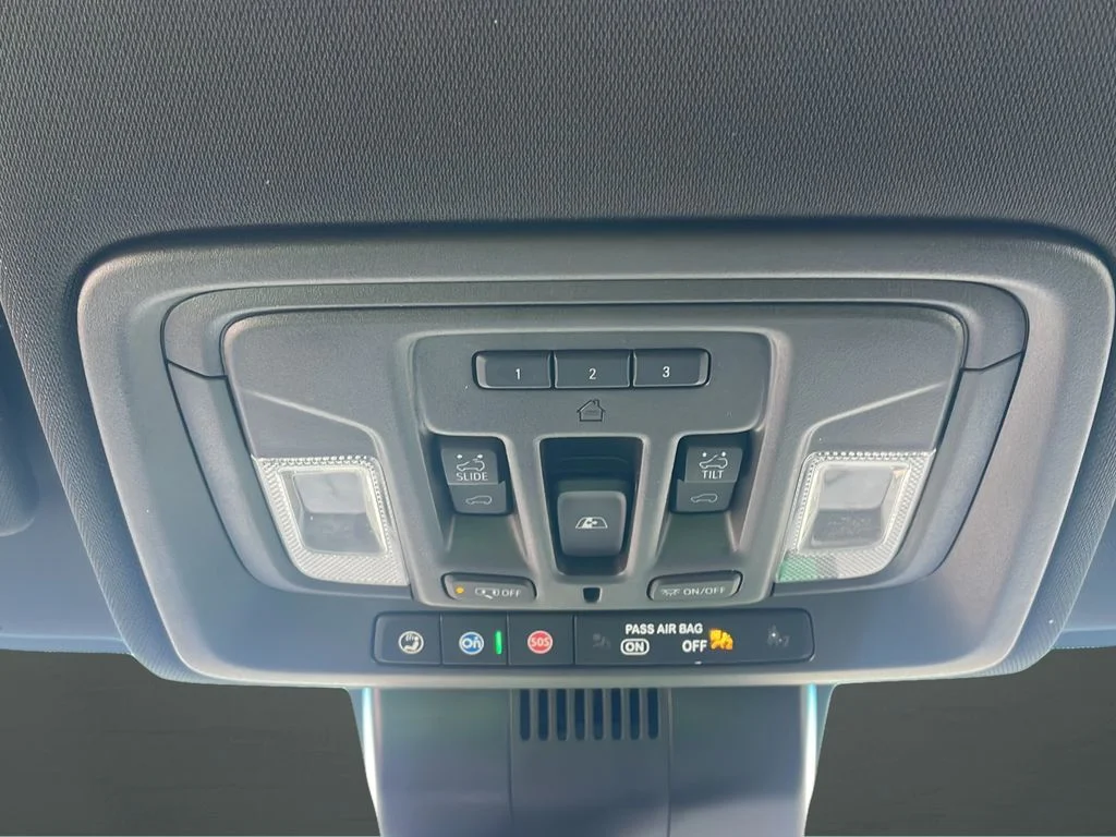 Used 2024 Black Chevrolet High Country image 27
