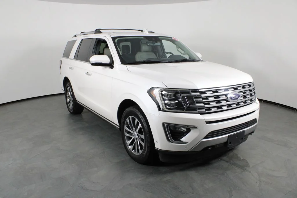 Used 2018 White Ford Limited image 4