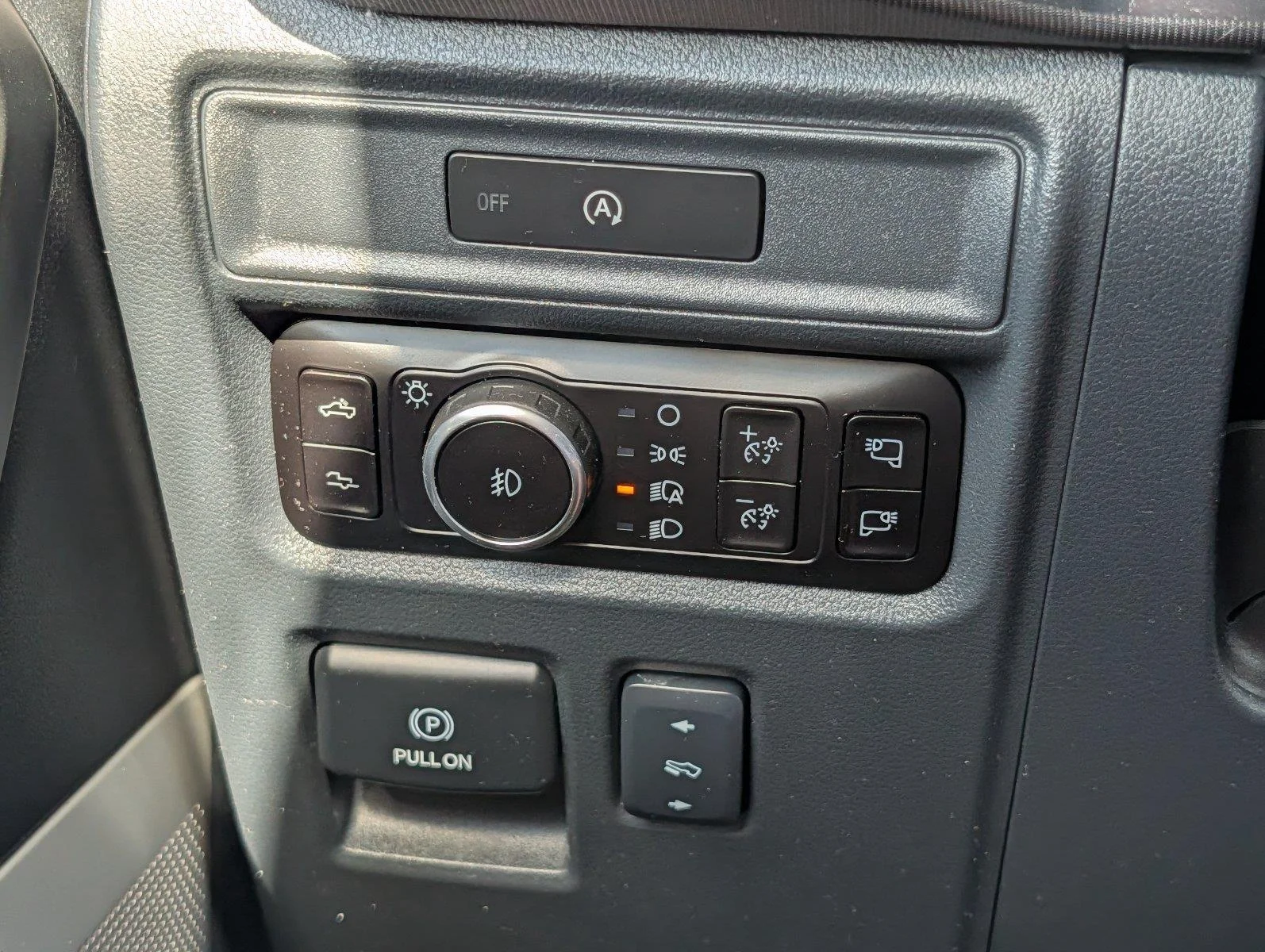Used 2025 Shelter Green Ford Raptor image 28