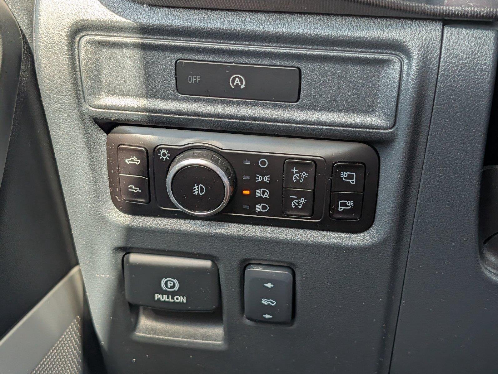 Used 2025 Shelter Green Ford Raptor image 28