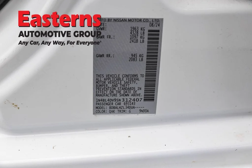 Used 2025 White Nissan 2.5 SV image 35