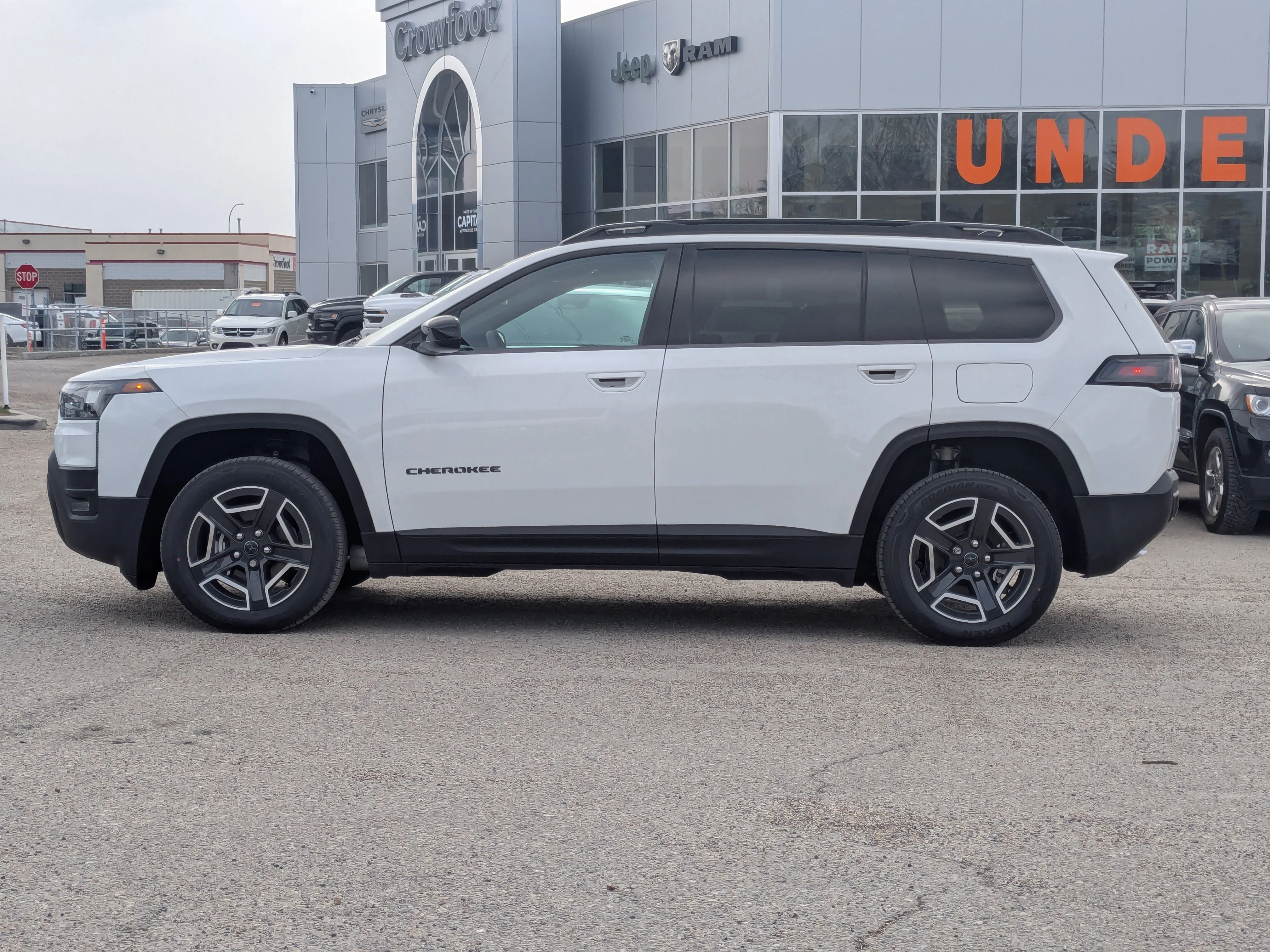 New 2026 White Jeep Laredo - - Pkg 23F  - Mopar Protect Pkg  - All-Weather Mats  - Compact Spare  & More image 5