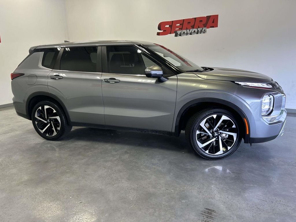 Used 2023 Gray Mitsubishi SE Special Edition image 2