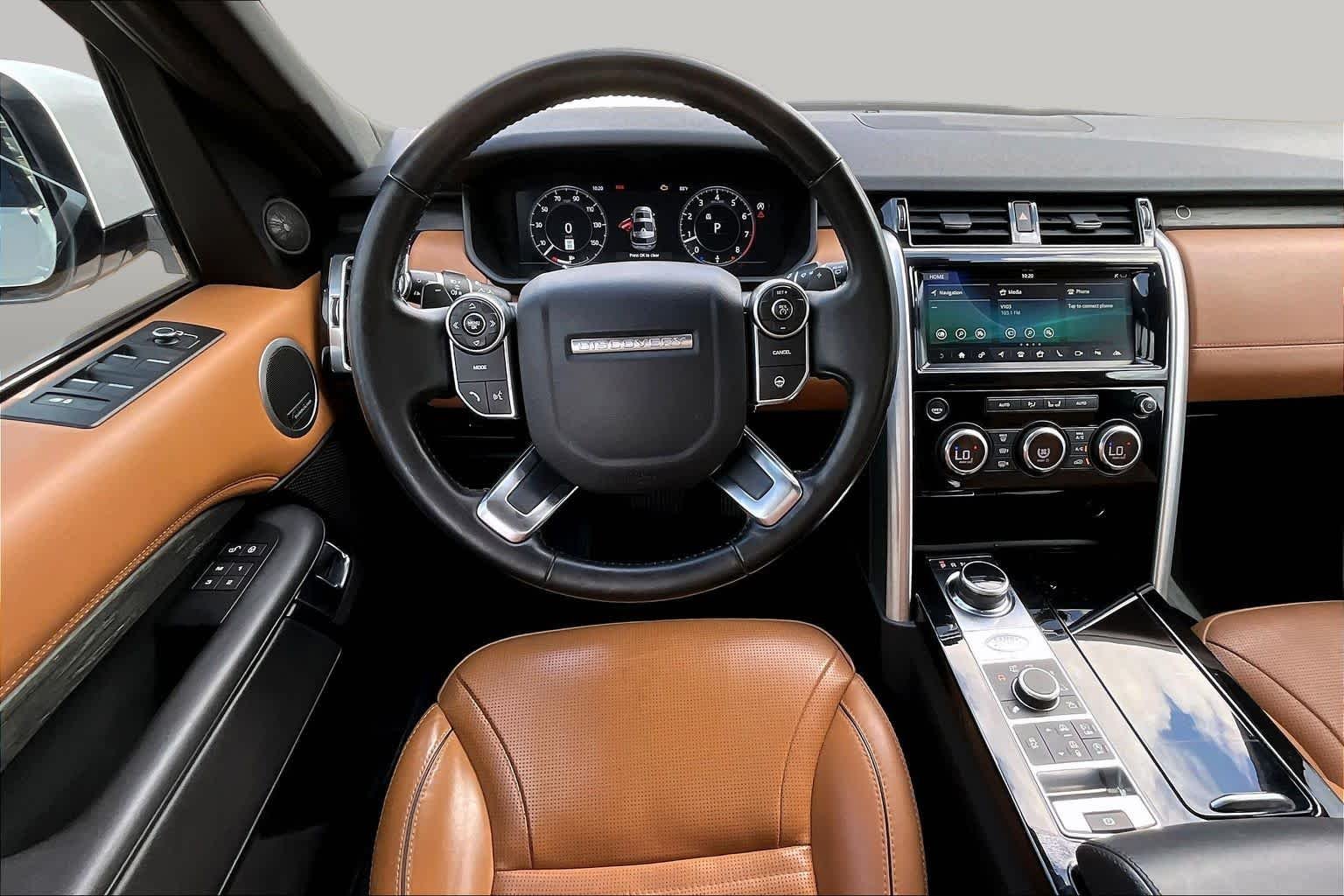 Used 2018 Fuji White Land Rover HSE Luxury image 6