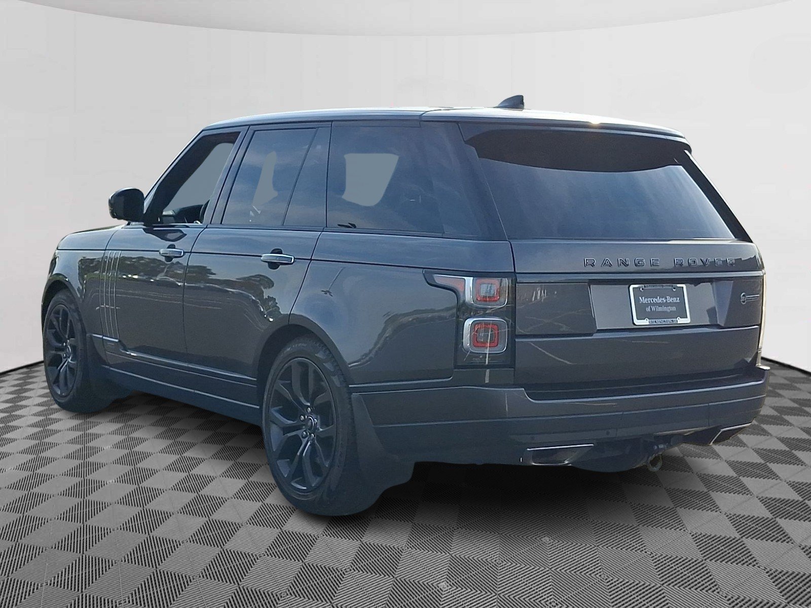 Used 2021 Eiger Grey Metallic - 1DF Land Rover SVAutobiography Dynamic image 4