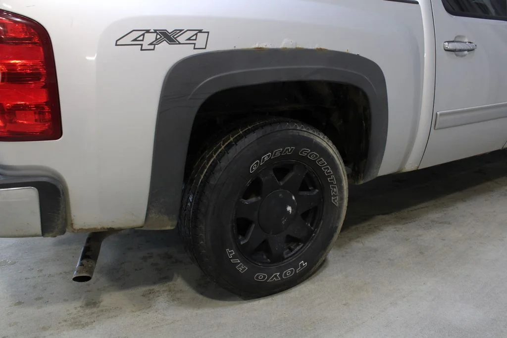 Used 2012 White Chevrolet LS image 21