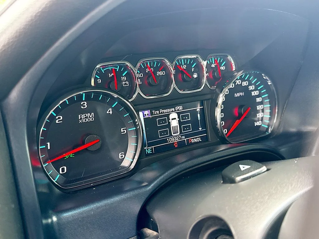 Used 2018 Black GMC SLE image 12
