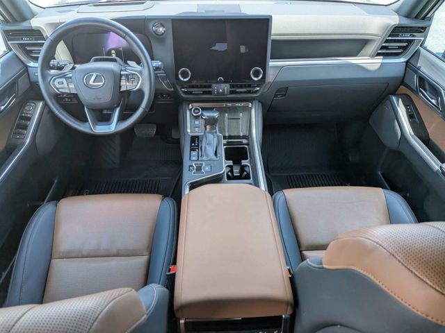 Used 2024 Green Lexus 550 Luxury+ image 18