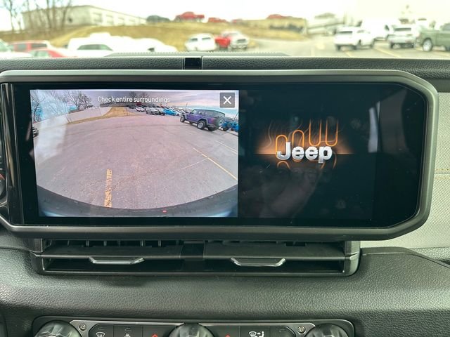 New 2026 Bright White Clear-Coat Exterior Paint Jeep Sport S image 26