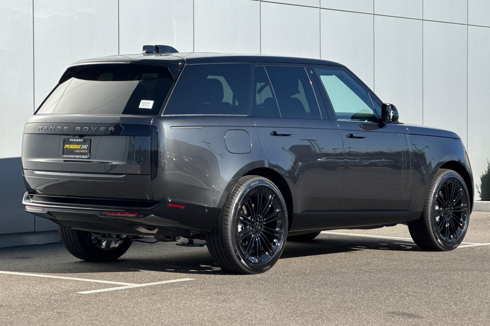 New 2026 Carpathian Grey Land Rover SE image 5