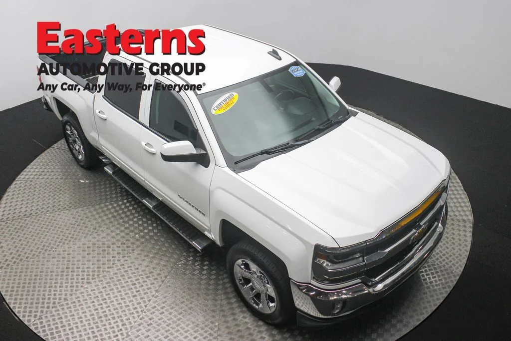 Used 2018 White Chevrolet LT image 3