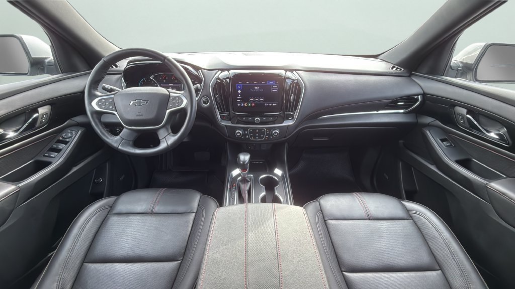 Used 2022 SILVER ICE METALLIC Chevrolet RS image 18
