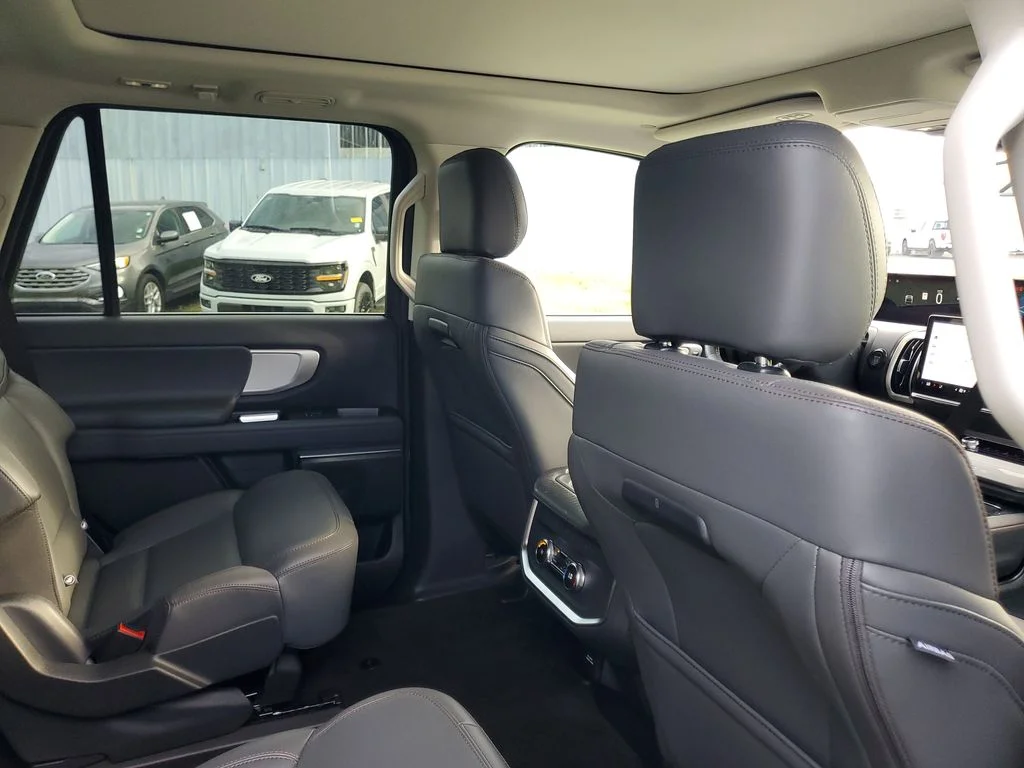 2025 Ford Expedition Active - Photo 31