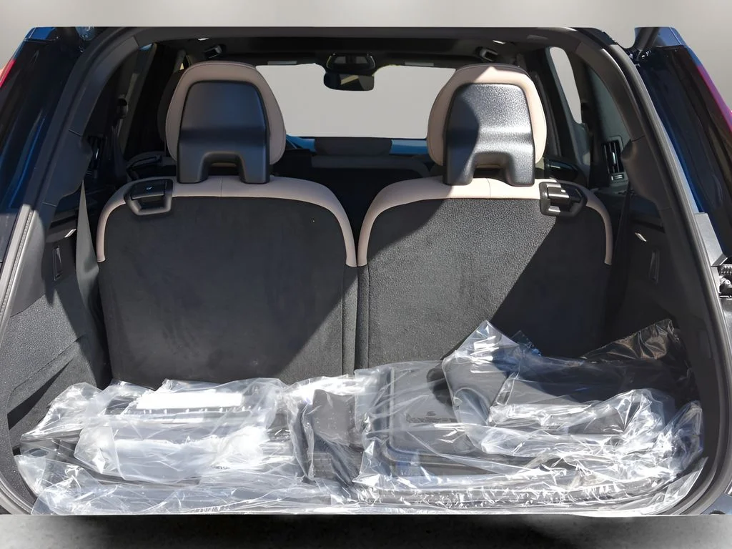 2026 Volvo XC90 Plus - Photo 25