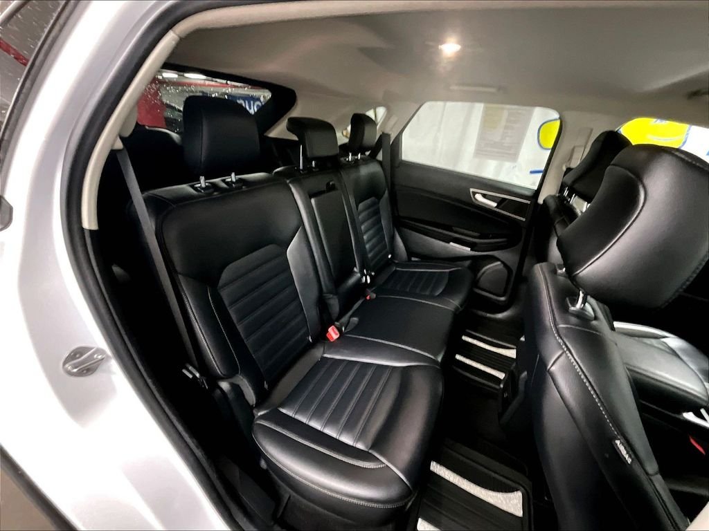 Used 2022 White Ford SEL image 16
