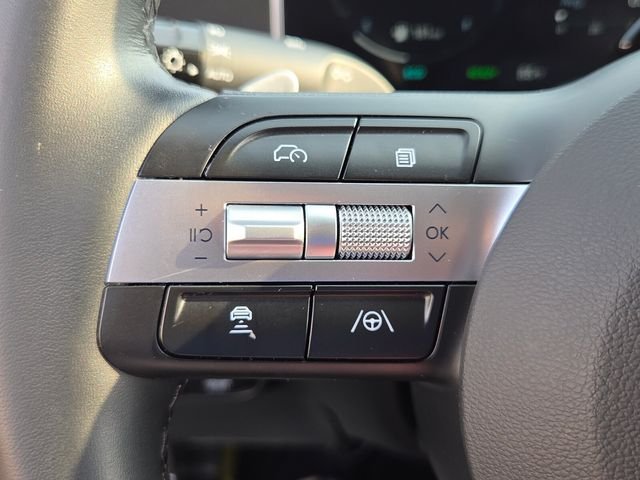 Used 2025 Gray Hyundai SEL Convenience image 23