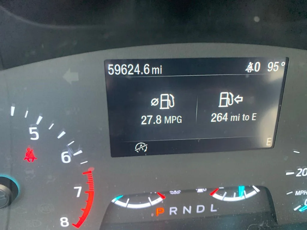 Used 2022 Silver Ford SEL image 4