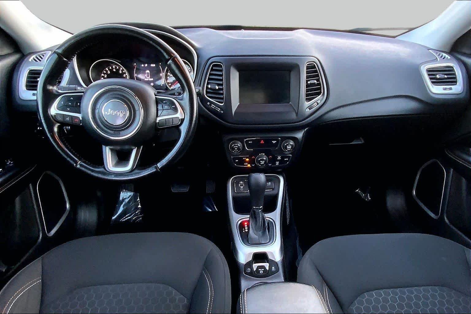 Used 2021 Granite Crystal Metallic Clearcoat Jeep Sport image 15