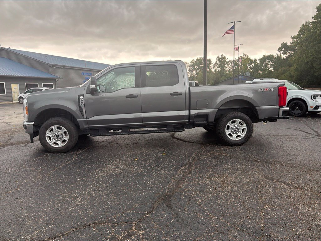 Used 2025 Gray Ford XLT image 3