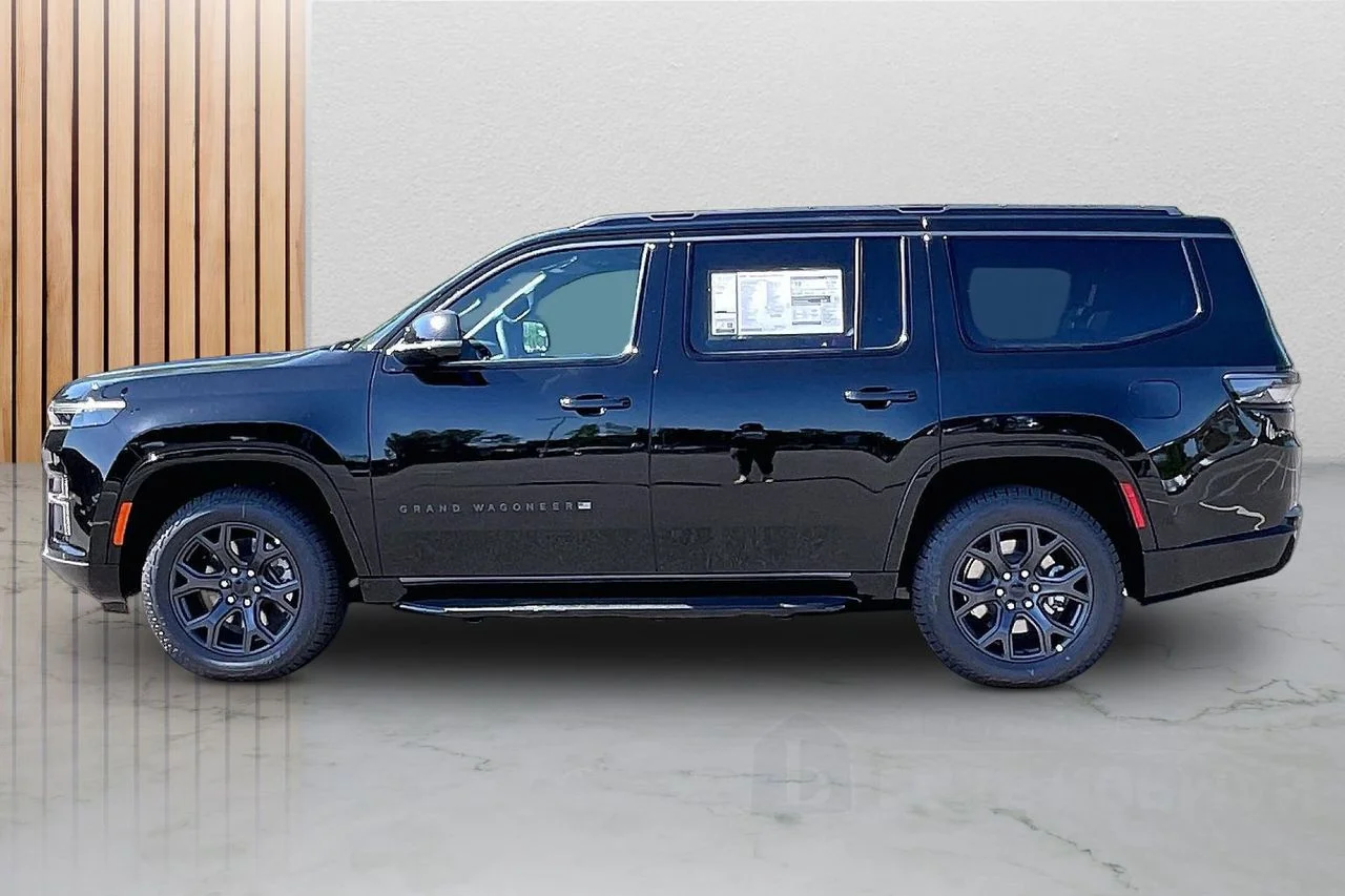 New 2026 High Gloss Black Exterior Paint Jeep Upland image 6