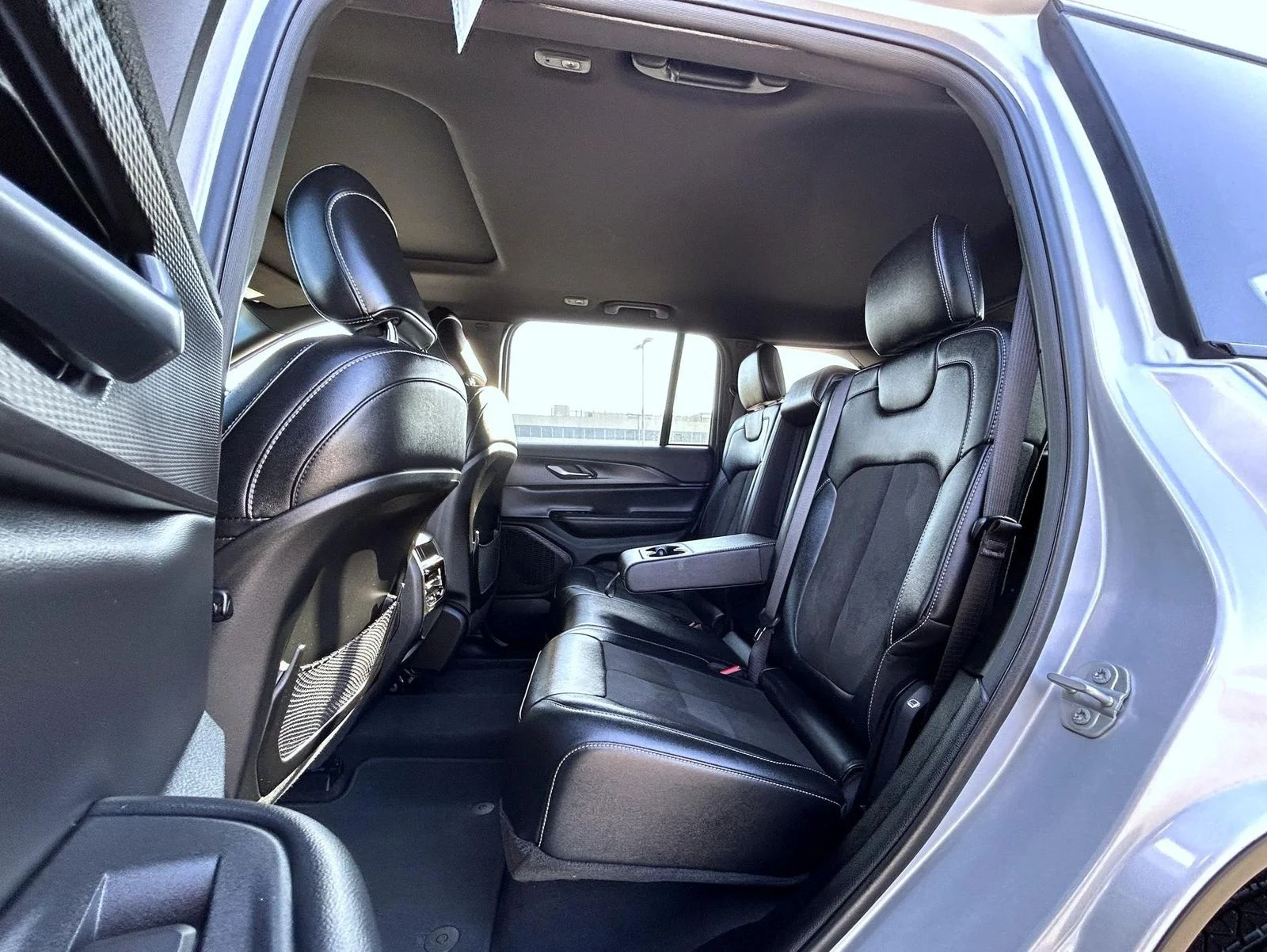 Used 2023 Silver Jeep Altitude X image 19