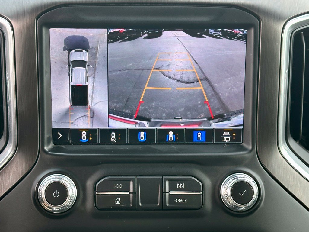 Used 2022 Black GMC AT4 image 32