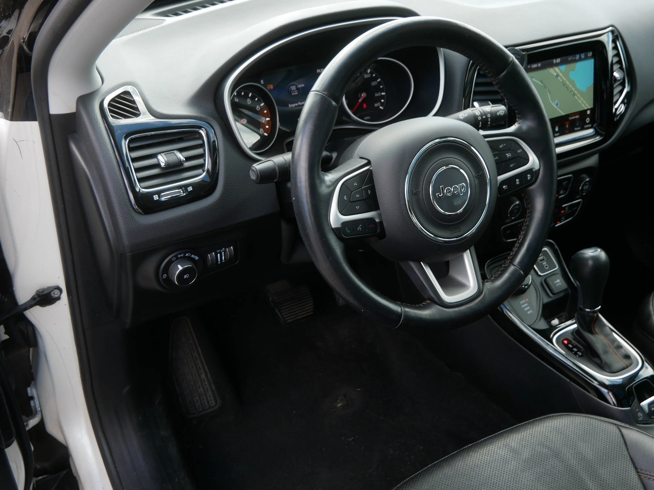 Used 2021 Pearl White Tri-Coat Jeep Limited image 20