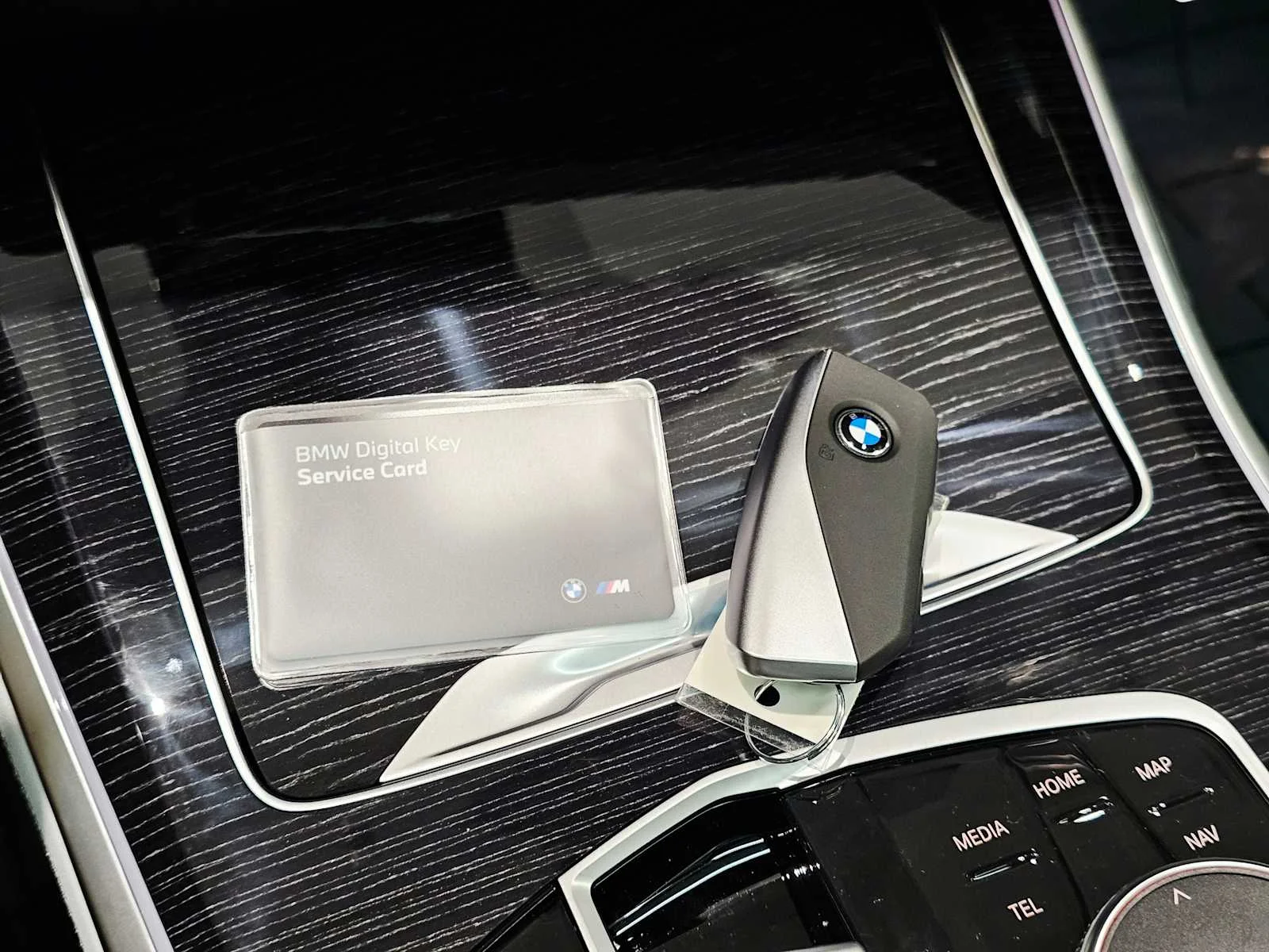 New 2026 Alpine White BMW xDrive50e image 33
