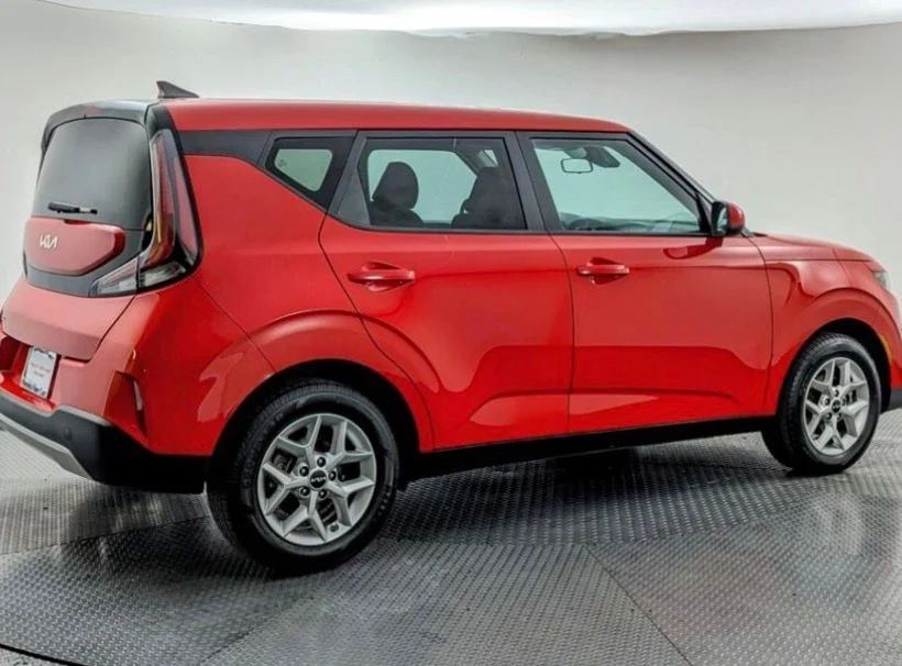 Used 2025 Red Kia LX image 20