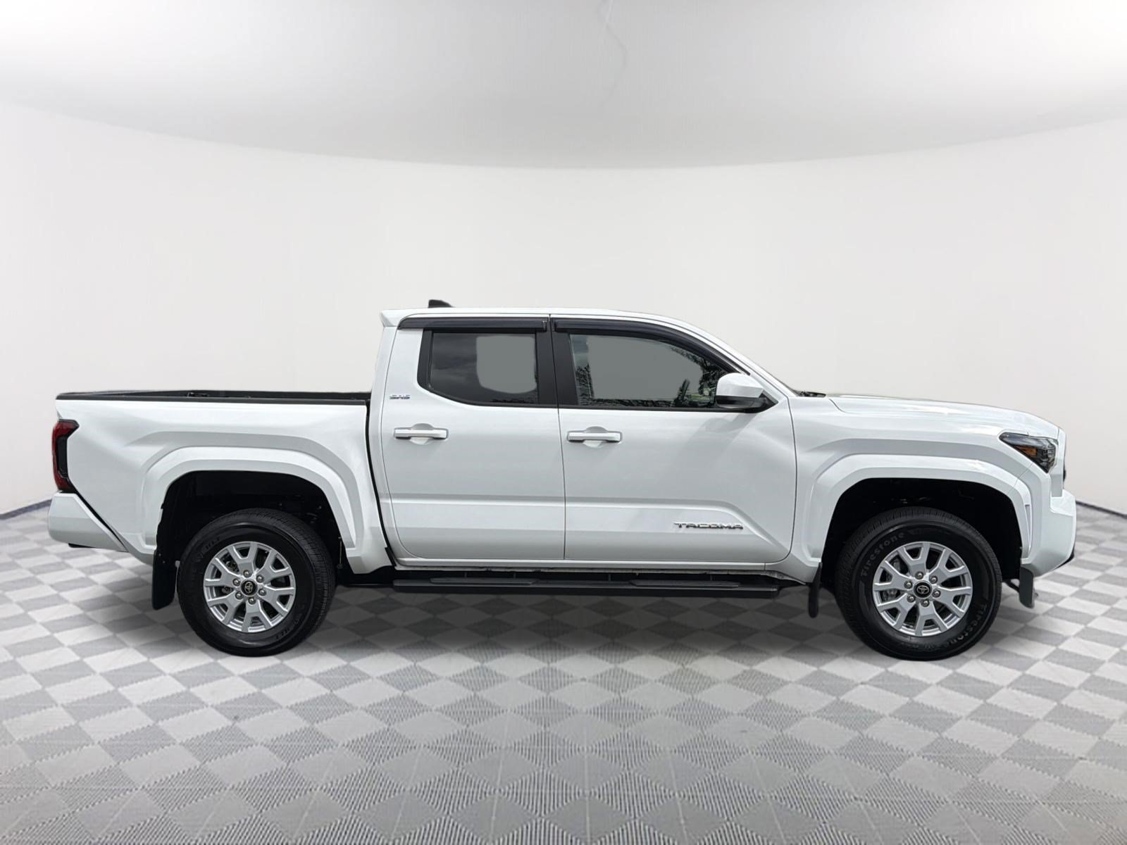 Used 2025 Ice Cap Toyota SR5 image 4