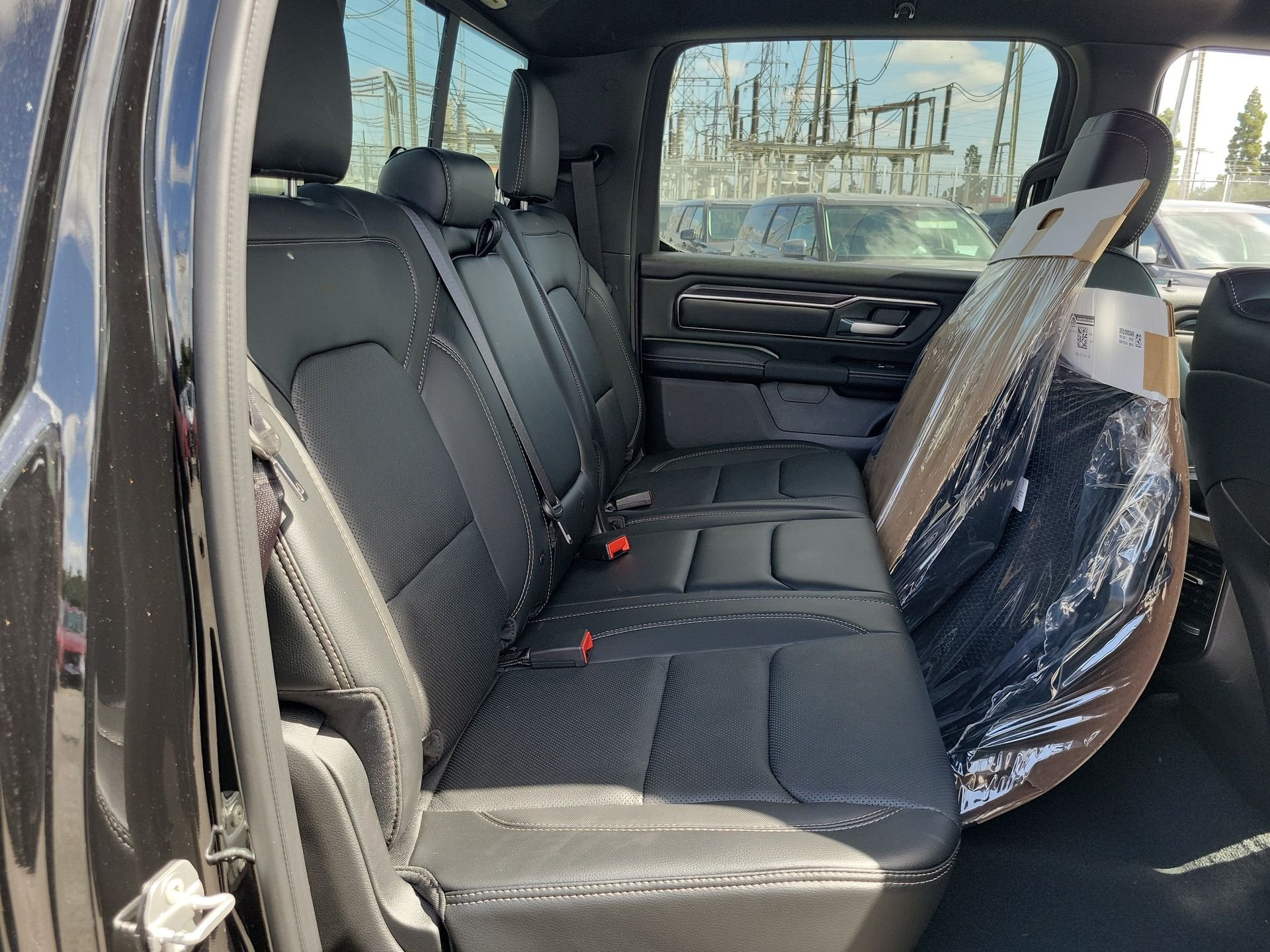 New 2026 Diamond Black Crystal Pearl-Coat Exterior Paint RAM Rebel image 18