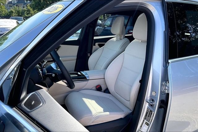 Used 2026 Silver Mercedes-Benz GLC 300 image 6