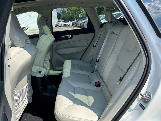 New 2025 White Volvo T8 Ultra image 19