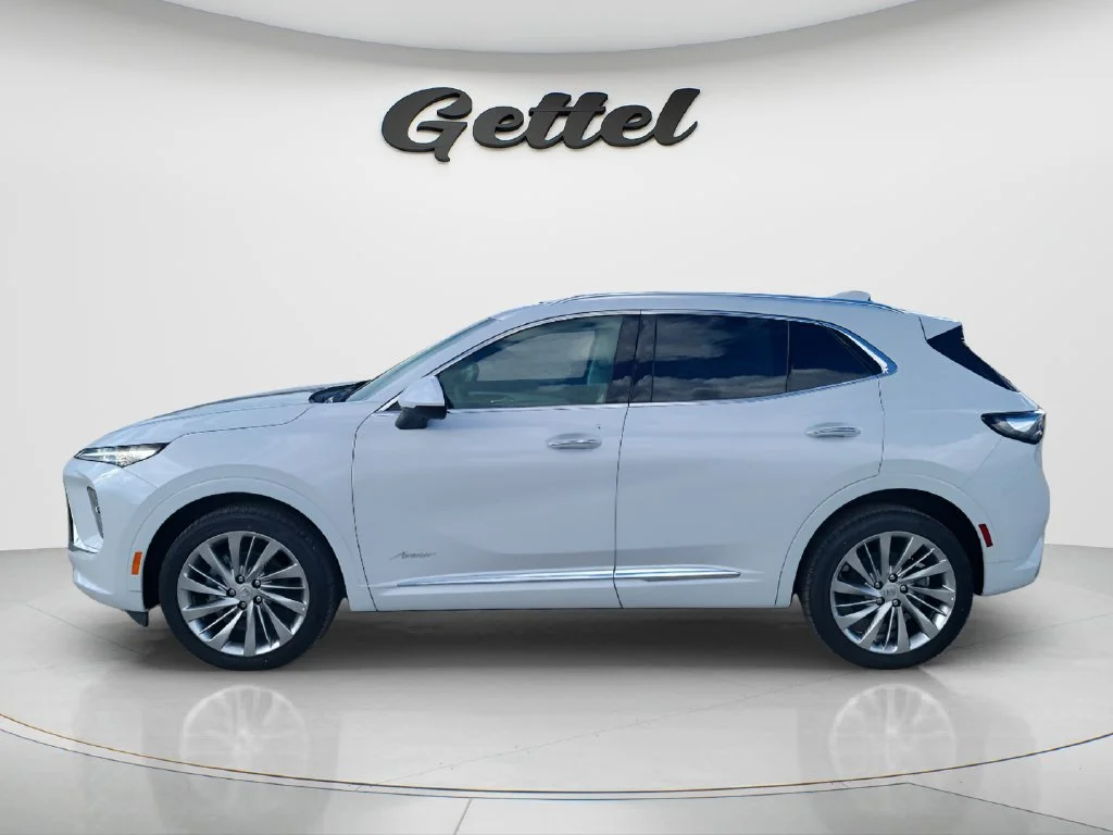 New 2026 Iridescent White Tricoat Buick Avenir image 8