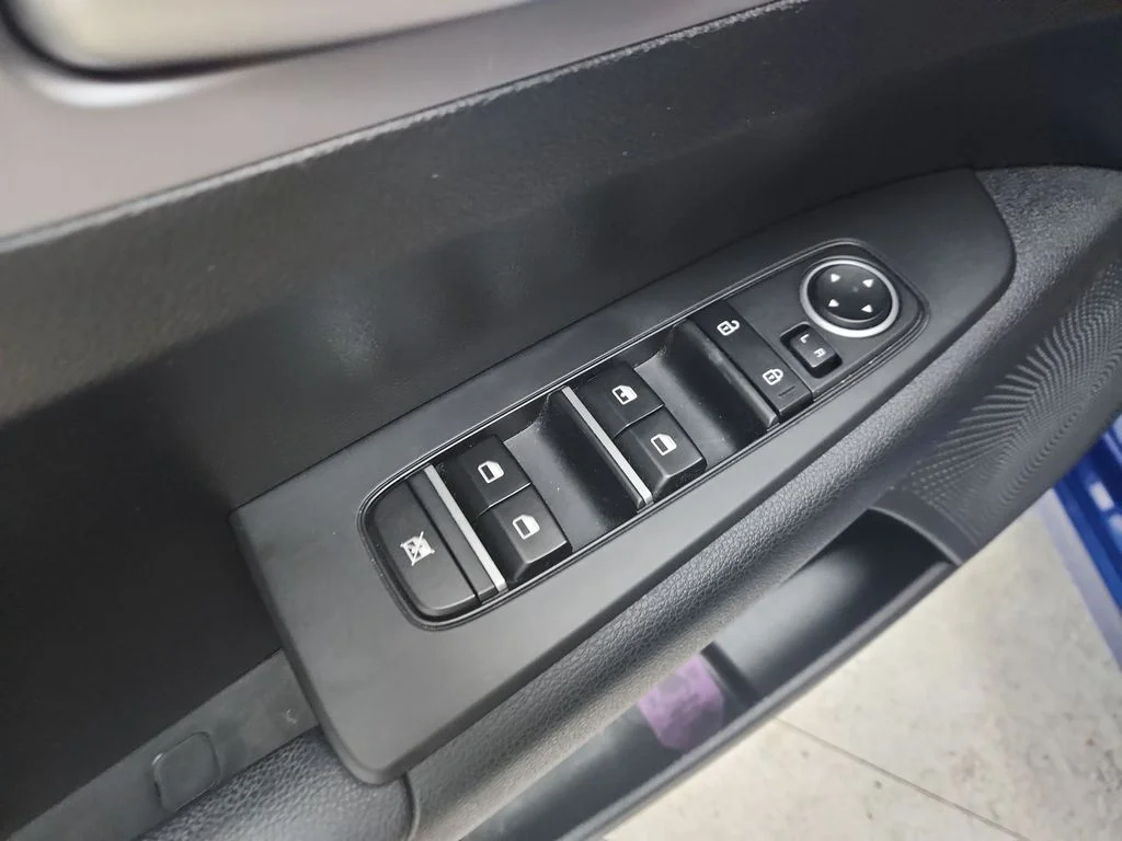 Used 2024 Blue Kia LXS image 17
