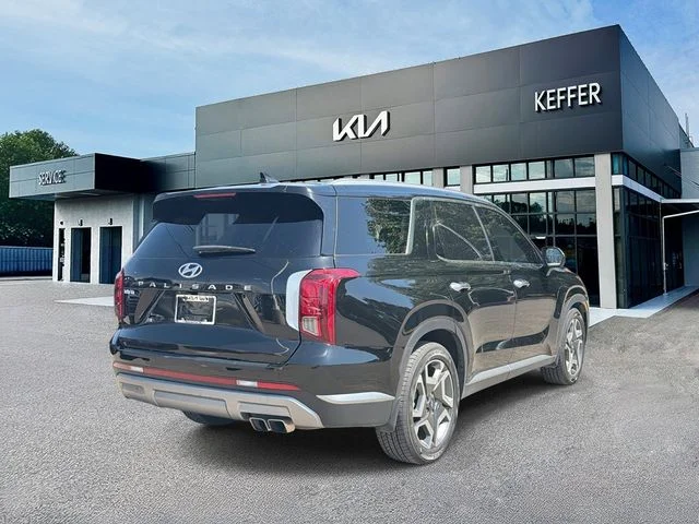 Used 2023 Black Hyundai SEL image 8