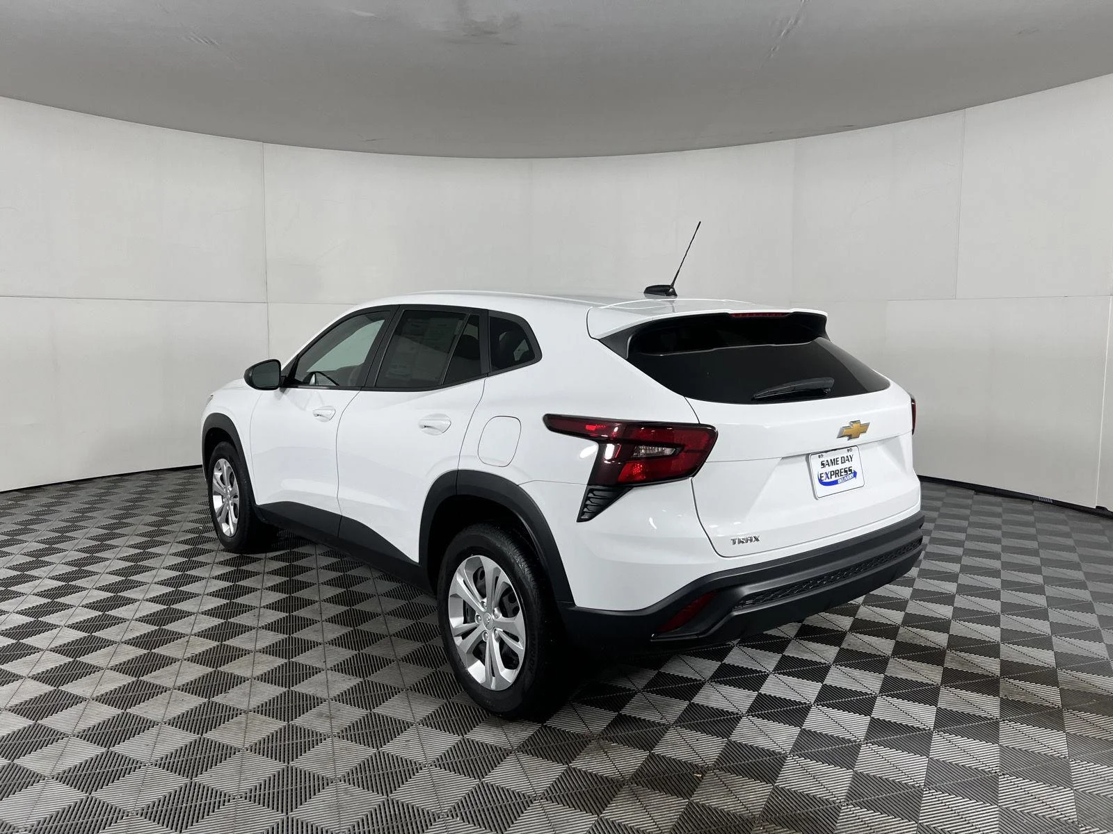 Used 2024 Summit White Chevrolet LS image 24