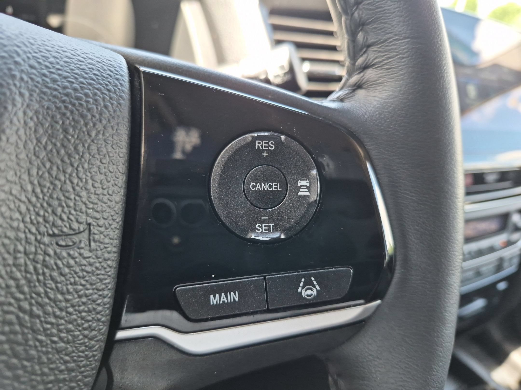 Used 2022 White Honda Touring 7-Passenger image 15